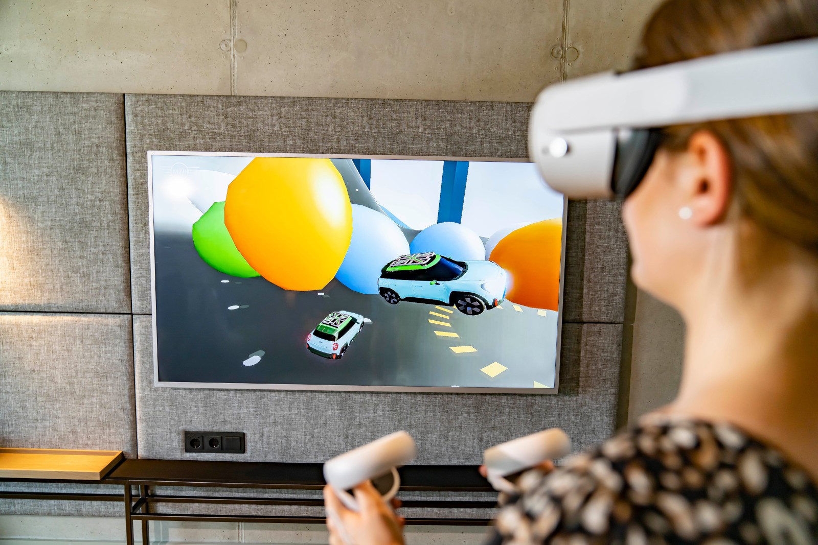 JUEGO DE REALIDAD VIRTUAL MANEJANDO UN MINI